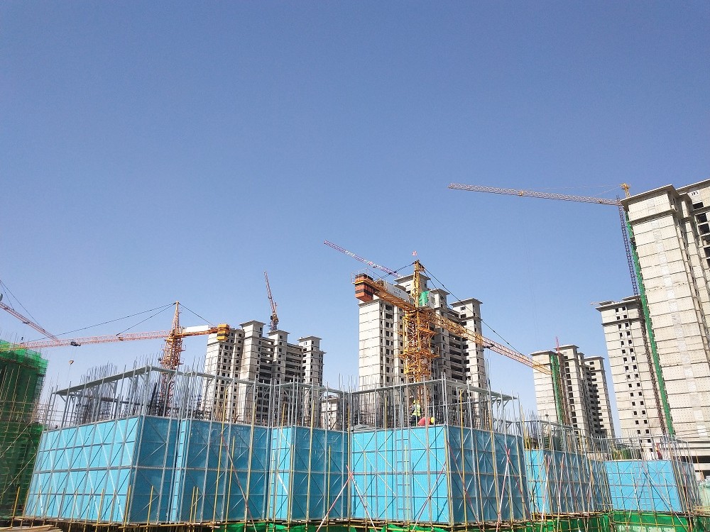 興業(yè)集團率先應用附著式升降腳手架 興業(yè)集團率先應用附著式升降腳手架